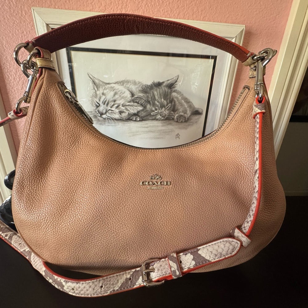 Coach Tan Leather East/West Hobo bag with Crossbody strap